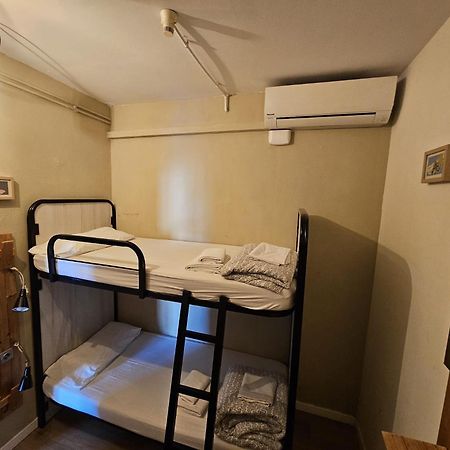 Wow Hostel Барселона Екстериор снимка