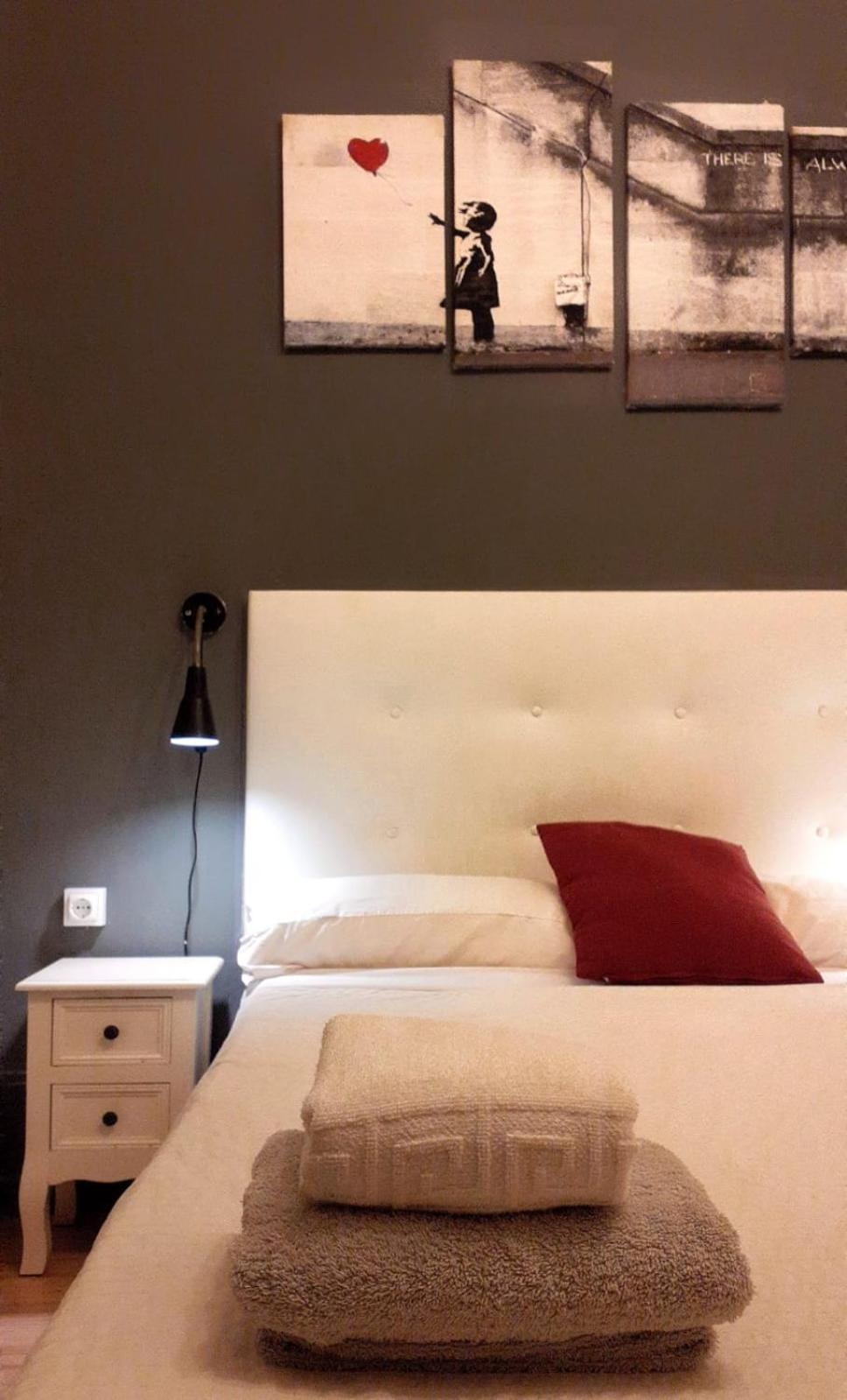 Wow Hostel Барселона Екстериор снимка