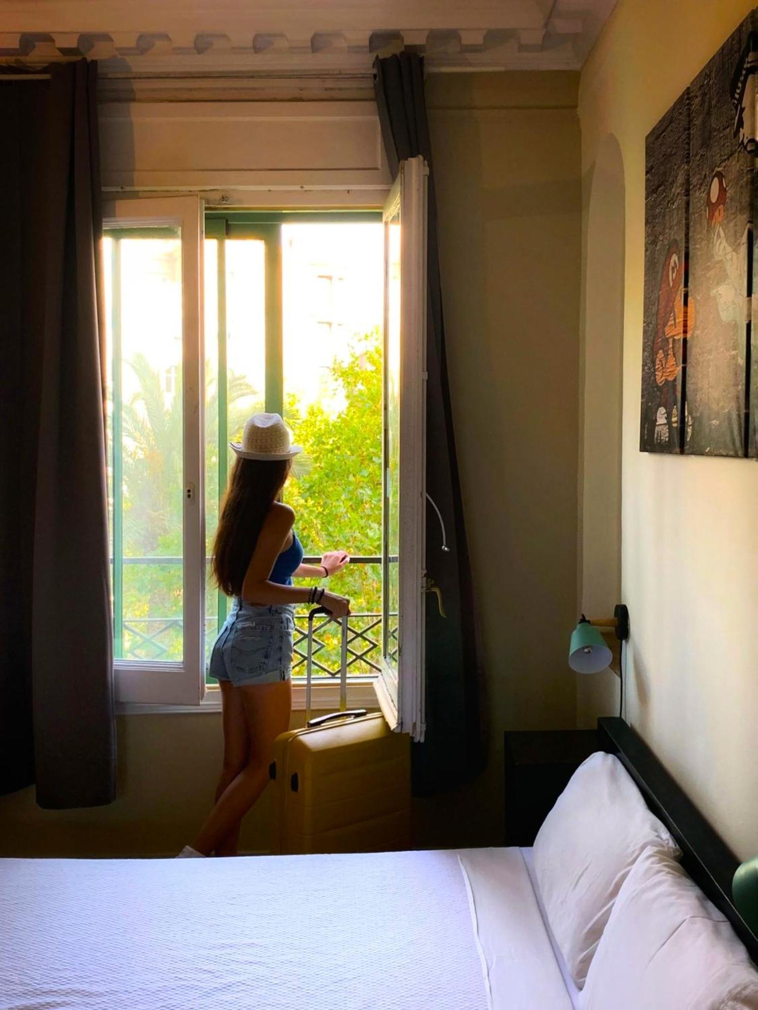 Wow Hostel Барселона Екстериор снимка