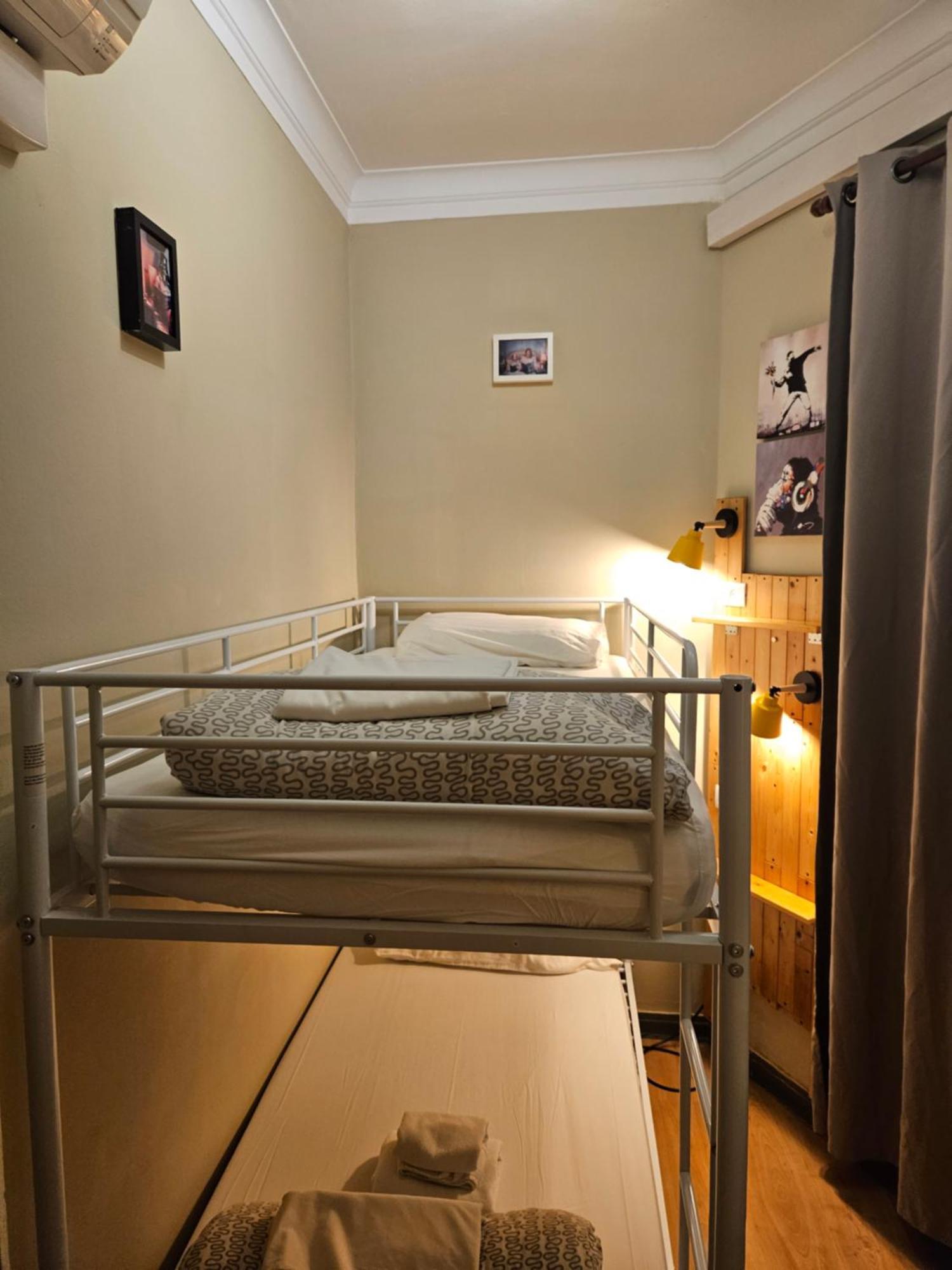 Wow Hostel Барселона Екстериор снимка