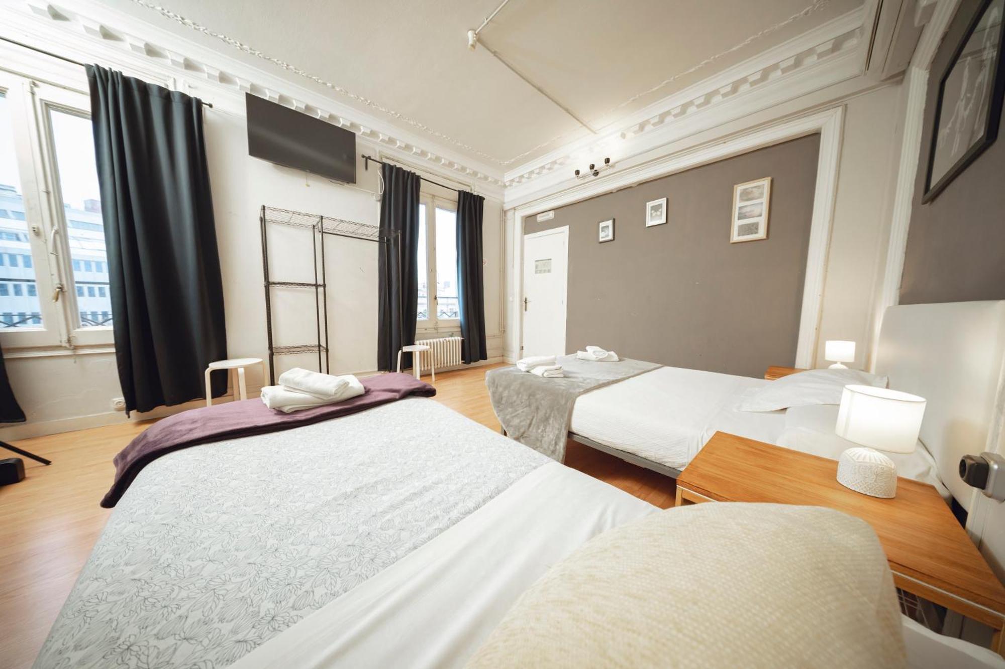 Wow Hostel Барселона Екстериор снимка