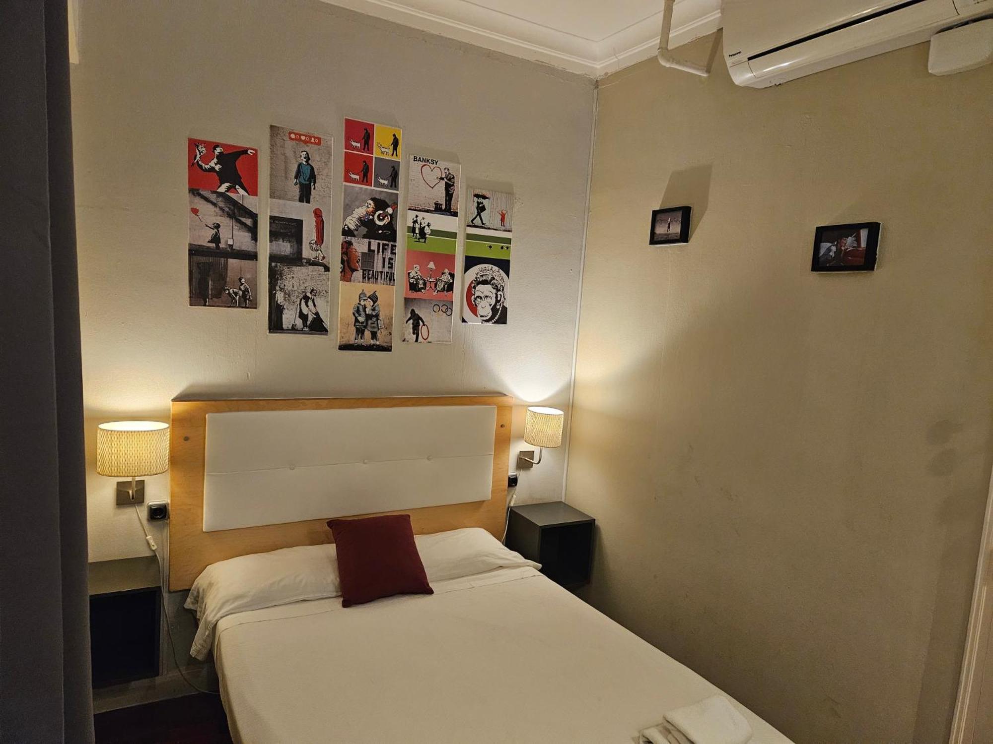 Wow Hostel Барселона Екстериор снимка