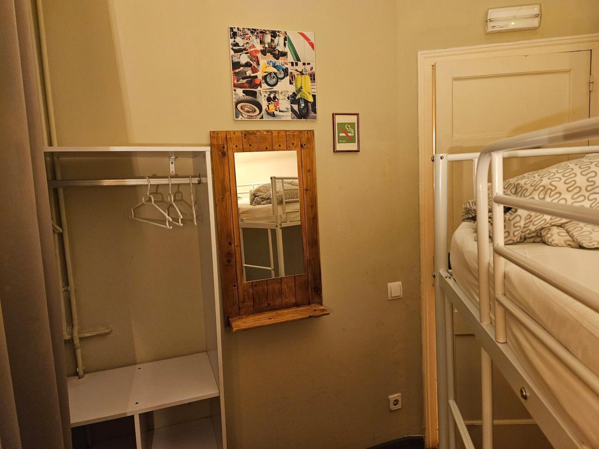 Wow Hostel Барселона Екстериор снимка