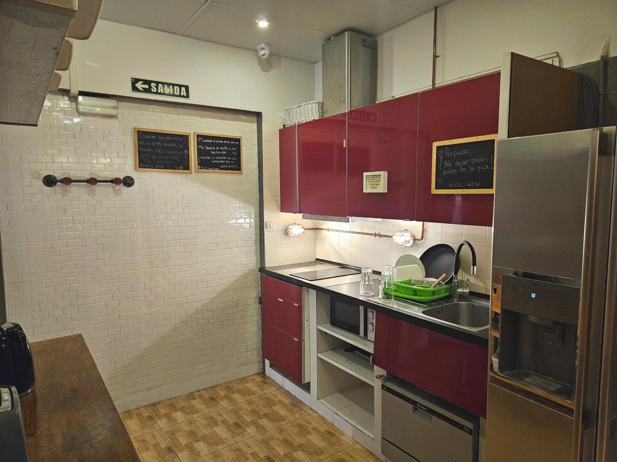 Wow Hostel Барселона Екстериор снимка